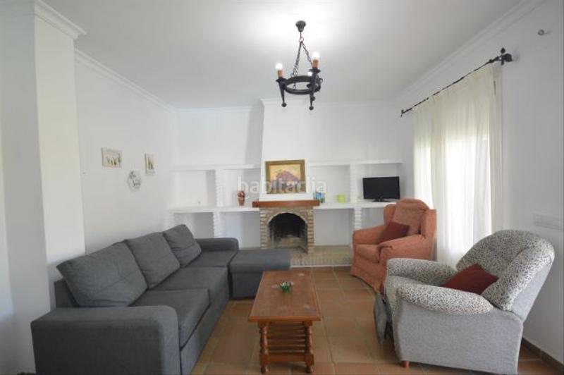 Foto 5f56bf6f-78c0-4c33-ad3e-455b7eb3c26e. Alquiler casa adosada en calle de sevilla 97 chalet con piscina y jardín en fuente del gallo a 200 metros de la playa. 2 dormitorios, cocina completa. salón - comedor, chime en Conil de la Frontera