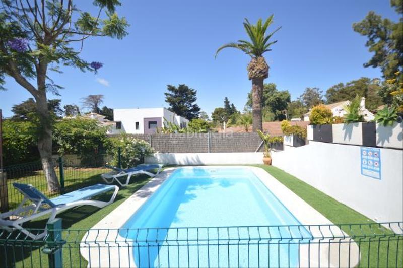 Foto c94b6fe2-7d00-4fcc-af32-db773baba880. Alquiler casa adosada en calle de sevilla 97 chalet con piscina y jardín en fuente del gallo a 200 metros de la playa. 2 dormitorios, cocina completa. salón - comedor, chime en Conil de la Frontera