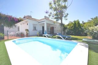 Lloguer Casa adossada a Calle de sevilla 97. Chalet con piscina y jardín en fuente del  gallo a 200 metros de
