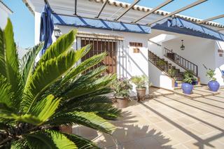 Lloguer Casa aparellada a Calle torre del tajo 6c. Vivienda a 600 mts de la playa en conil. con patio exterior y ba