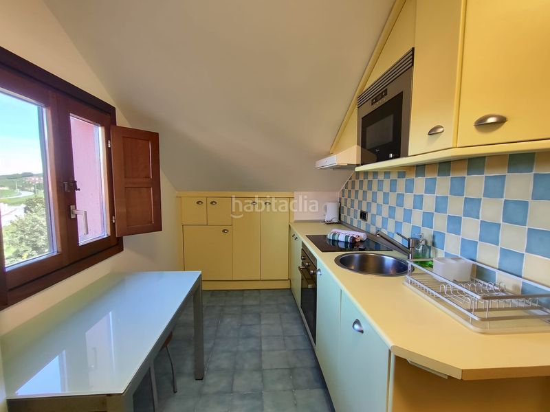 Foto 9c5febf9-3806-40ae-af57-6f5337962d73. Alquiler ático en lugar po 21a atico coqueta de 1 habitación, 1 baño y salon-comedor-cocina en poo en Llanes