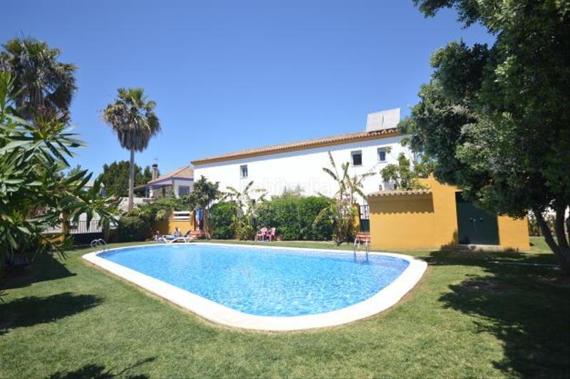 Foto cd2e493f-249c-47bf-975b-4e2c67273625. Location maison jumelée dans avenida 28 de febrero 70 dans Conil de la Frontera