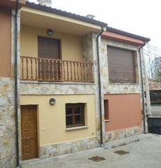 Affitto Casa a schiera in Calle celorio 219b. Casa nueva adosada con jardín. tiene 100 metros, 2 habitaciones,