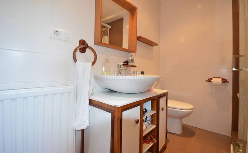 Foto 48b1d0f7-84d5-47f0-8f73-34a065f668fe. Alquiler apartamento en lugar posada 148 salon-comedor cocina con sofacama de matrimonio, baño completo, habitacion con cama de matrimonio. piscina en la urbanización
a 2 en Llanes