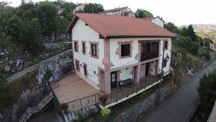 Foto a129c724-5237-4425-b5b2-4eb53641aafa. Alquiler apartamento en aldea canales 21 apartamento con 2 habitaciones, una de matrimonio y una triple, 1 baño, salón-comedor-cocina en canales de en Cabrales