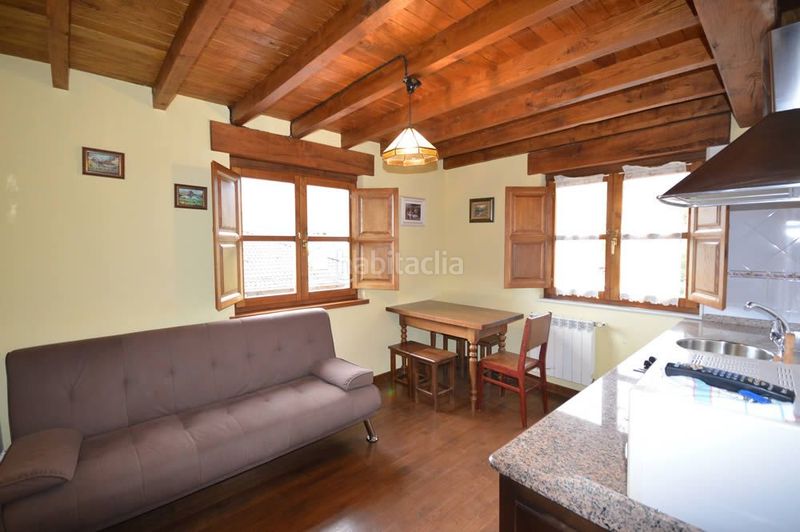 Foto ab916367-552a-420f-b121-ff8e8f0d23e7. Alquiler apartamento en aldea canales 21 apartamento con 2 habitaciones, una de matrimonio y una triple, 1 baño, salón-comedor-cocina en canales de en Cabrales