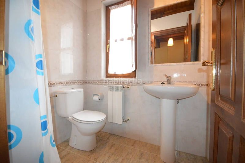 Foto d370eddf-c584-45dc-a75d-899278b280d4. Alquiler apartamento en aldea canales 15a apartamento con 2 habitaciones, una de matrimonio y una triple, 1 baño, salón-comedor-cocina en canales de en Cabrales