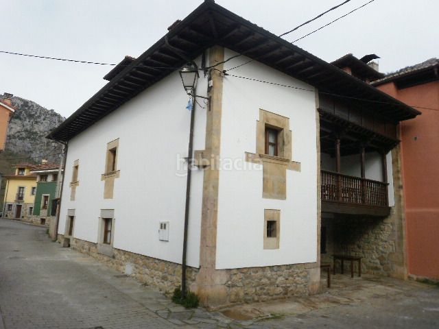 Foto d316ec81-4a0c-4581-9cc8-a391ef4ec183. Alquiler apartamento en parque poo 63 apartamento de 1 habitacion en planta baja con cama de matrimonio, salón-comedor-cocina, baño, terraza con mesas y sillas en Cabrales