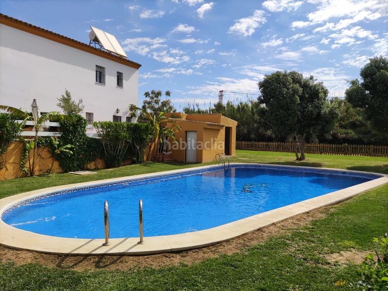 Foto 4cf0f756-2247-48fe-8c3a-6900148245ba. Rent semi detached house in avenida 28 de febrero 68 in Conil de la Frontera