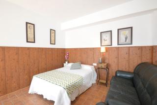 Lloguer Apartament a Calle baleares 33. Cama de matrimonio, salón-comedor-cocina, baño y terraza muy lum