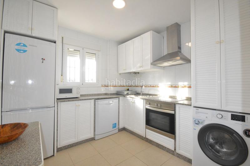 Foto 7267d572-6f96-4c7b-a318-792cd12b7ae4. Alquiler apartamento en calle venus 10 apartamento amplio y cómodo con capacidad para 4 personas a 7 minutos caminando de la playa de Conil y a 5 del centro de Conil. pa en Conil de la Frontera