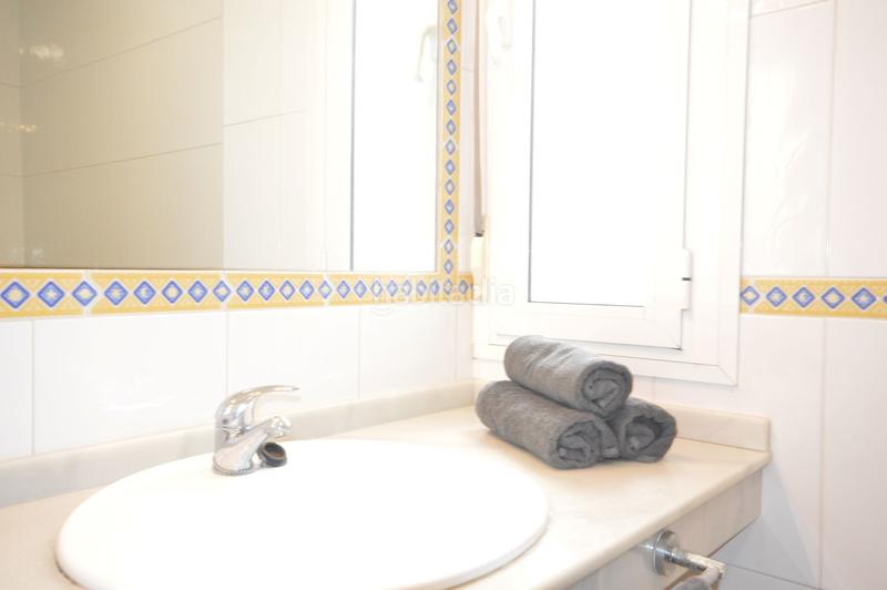 Foto e3139c6d-fe0f-4f8a-b2a9-865d65619c03. Alquiler apartamento en calle venus 10 apartamento amplio y cómodo con capacidad para 4 personas a 7 minutos caminando de la playa de Conil y a 5 del centro de Conil. pa en Conil de la Frontera