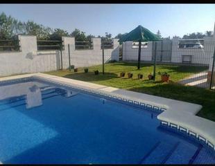 Lloguer Casa a N/a 91. Cómoda casa con piscina y jardín de mas de 200 metros. tiene 2 h
