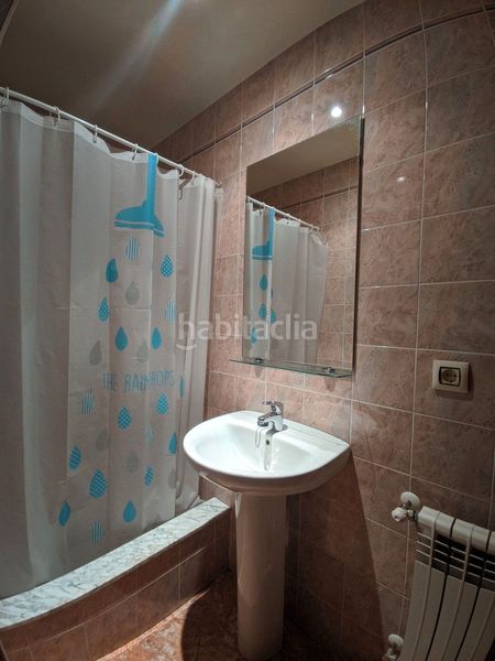 Foto 0c353619-af9d-4e8d-959a-7e8e773b33ec. Alquiler apartamento en calle bricia 13a apartamento de 1 habitacion, salón-cocina con sofacama, baño. jardín de uso compartido amplio y parking en Llanes