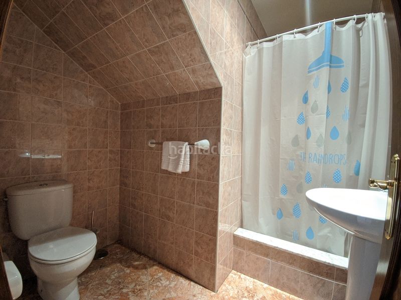 Foto 37998848-a9a1-425a-a05a-5d6923431e8d. Alquiler apartamento en calle bricia 13a apartamento de 1 habitacion, salón-cocina con sofacama, baño. jardín de uso compartido amplio y parking en Llanes