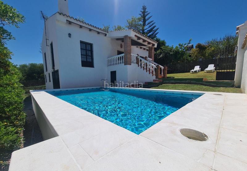 Foto 9a9d9d0f-b5a3-41e3-9d1d-86df22647ca4. Rent house in avenida 28 de febrero 110 in Conil Conil de la Frontera