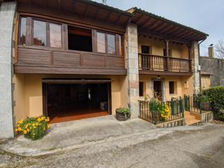 Lloguer Casa a N/a. Casa y apartamento con capacidad para 8 personas con jardín, mob