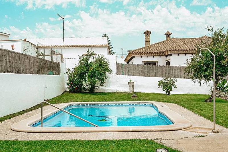 Foto 78befd8e-3e93-409f-8950-db80c324fb18. Lloguer xalet a carril el mudito 8 a Conil Conil de la Frontera