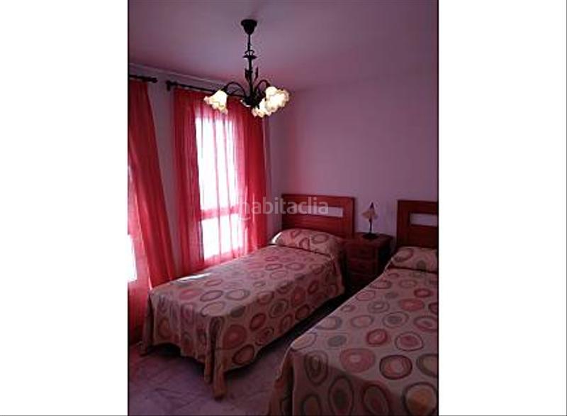 Foto 9c466ee0-de22-4304-9c77-c25b2bd78571. Rent flat in calle bécquer 56 in Conil Conil de la Frontera