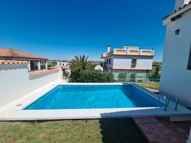 Foto b146bd49-1cfb-4953-a9cf-12a7409a9842. Location chalet dans avenida 28 de febrero 110 dans Conil de la Frontera