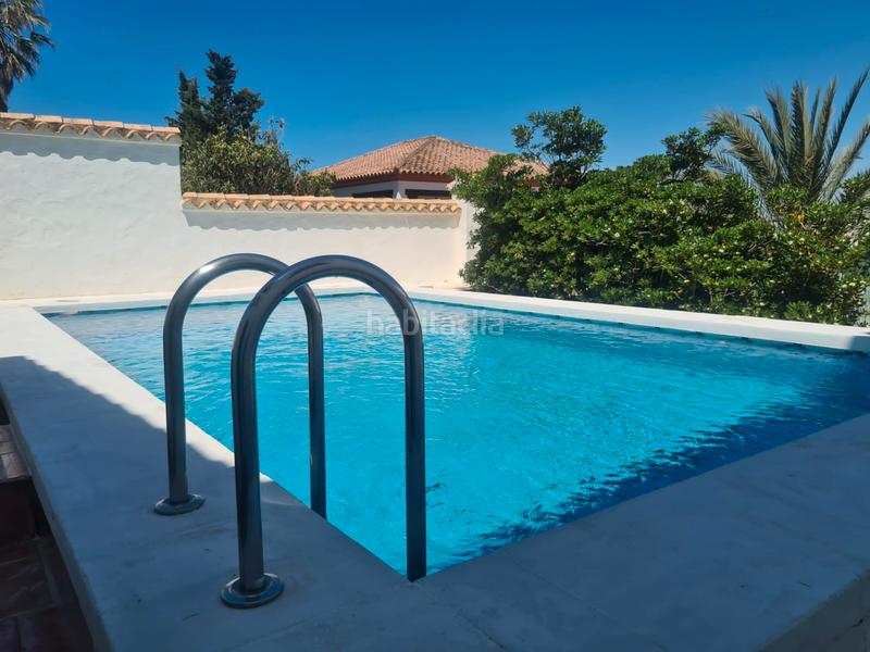 Foto 91cf9bd3-4360-40ba-8c4c-b800619ff4e0. Lloguer xalet a avenida 28 de febrero 110 a Conil Conil de la Frontera