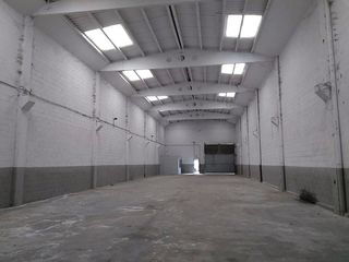 Nave industrial en Sils. Lista para entrar