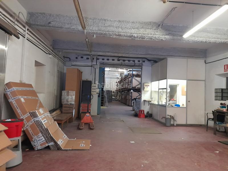 Foto a7354eda-451d-4a53-a486-18b29dd6e67a. Capannone industriale con riscaldamento in Ca n'Aurell Terrassa