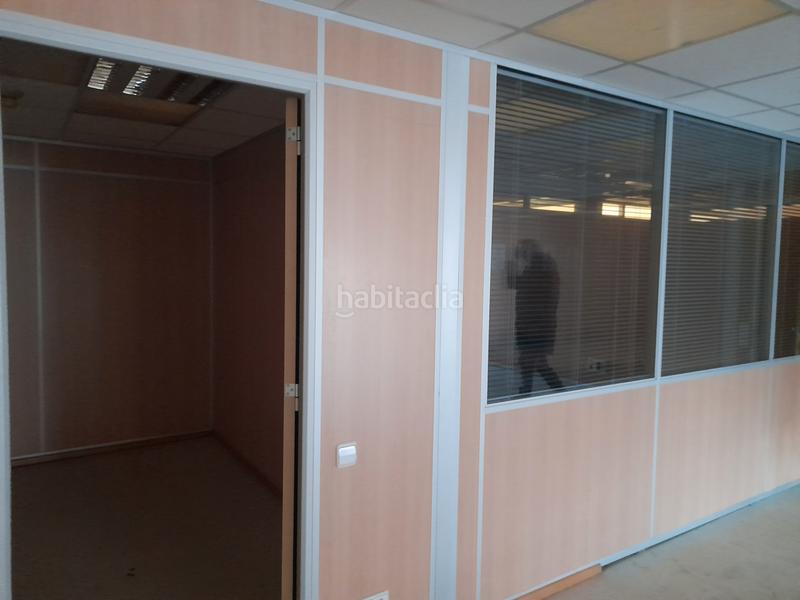 Foto d6f443b5-7c3a-4e52-8edc-1c195ae03e02. Capannone industriale con riscaldamento in Ca n'Aurell Terrassa