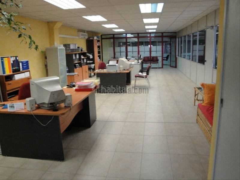 Foto 04736a51-ea95-4b77-8415-624e7650a20a. Fabrikhalle mit heizung in Navàs