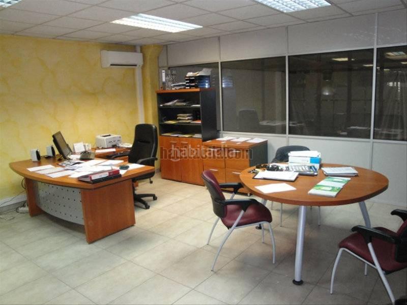 Foto bf518946-7ef4-4191-95fa-275c5467765a. Fabrikhalle mit heizung in Navàs