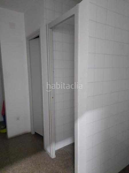 Foto c9b27097-7930-41c0-b471-7ca35f4410e4. Fabrikhalle mit heizung in Navàs