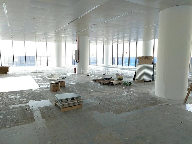 Foto c9b7b6ea-1a53-493a-af83-3e64c0217002. Rent office space with heating parking in Granvia LH Hospitalet de Llobregat (L´)