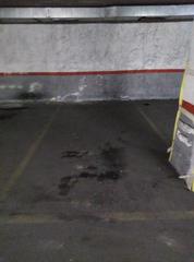 Car parking in Carrer del torrent de les flors 30. Buen estado