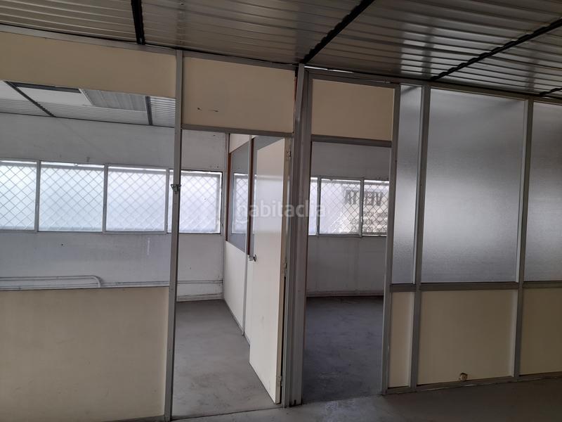 Foto f4354580-7bd6-4764-a40d-121165d1cc83. Capannone industriale in Zona Industrial Barberà del Vallès