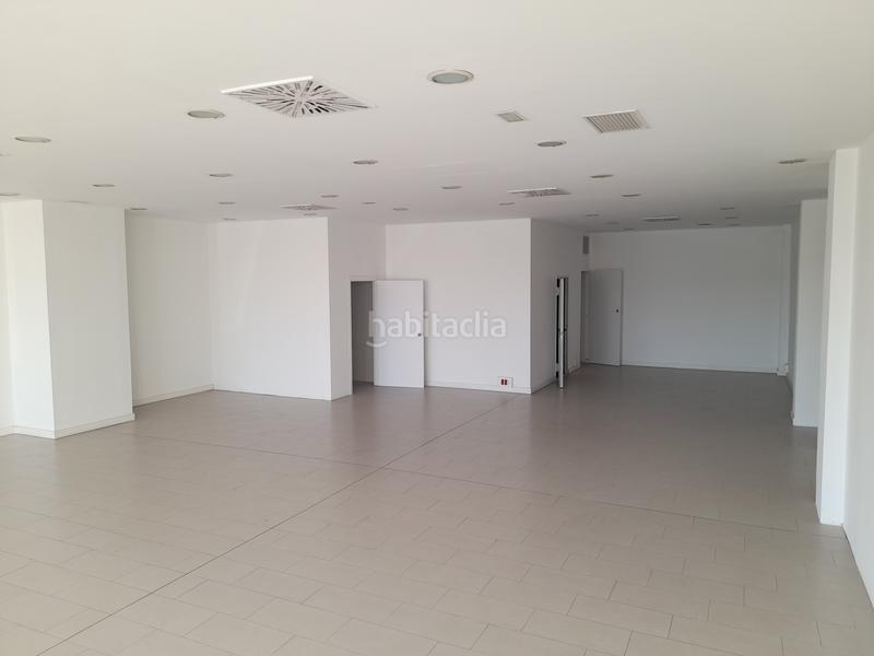 Foto a786d168-c054-4a62-b781-a4a2f7cb8054. Alquiler local comercial muy buen estado y buena imagen en Sant Cugat del Vallès