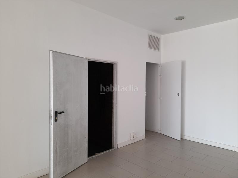 Foto 1f3dd44d-1bbe-4cda-906f-01bd19af4680. Lloguer local comercial a Roquetes-Can Magí Sant Cugat del Vallès