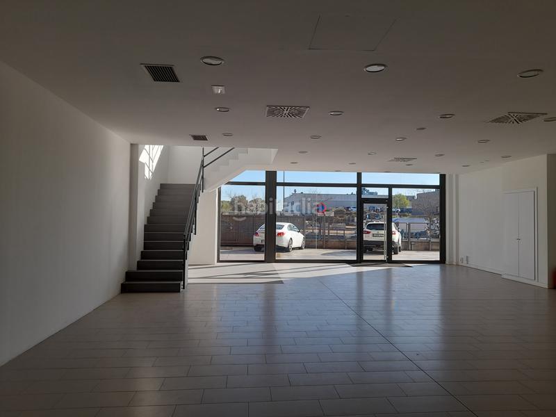 Foto a1fcac08-2135-47f8-b5d5-7be18c899724. Lloguer local comercial a Roquetes-Can Magí Sant Cugat del Vallès