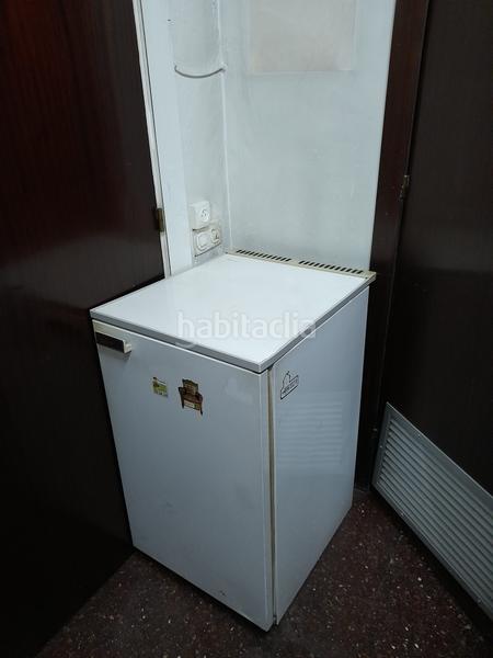 Foto 4be6ea1a-330f-4683-a9ea-0ac582bf96f2. Alquiler oficina  a compartir en La Salut Barcelona