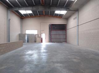 Lloguer Nau industrial  Carrer de miquel servet. Buen estado y situación
