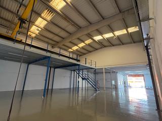 Lloguer Nau industrial  Carrer del samontà. Puente grua - lista para entrar
