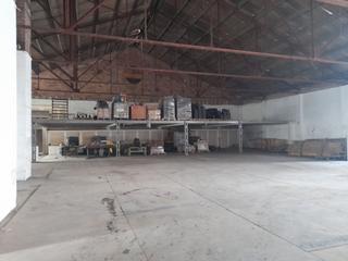 Lloguer Nau industrial  Carrer torra balari. Buena situación y comunicacion
