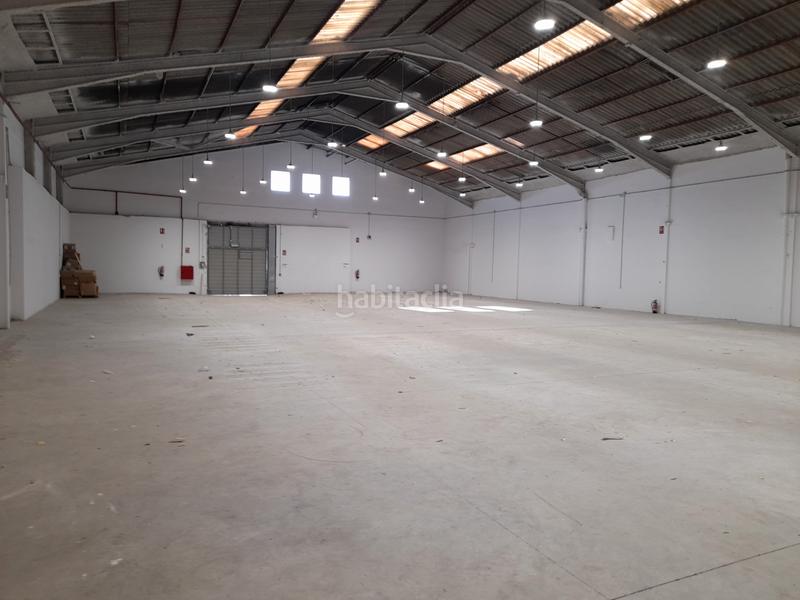 Foto 5217d5ed-412d-4c2b-8af8-de0dce292571. Rent industrial building with heating in Parc Central Barberà del Vallès