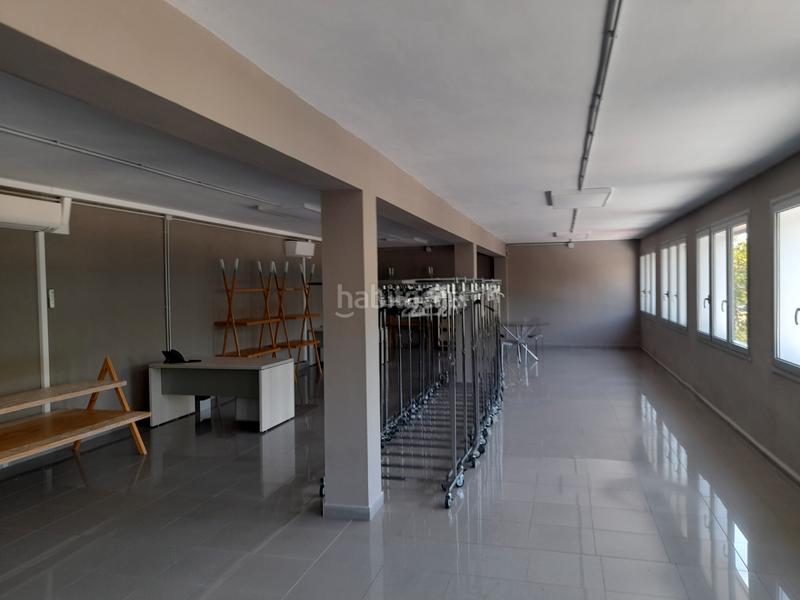 Foto 95f0bb24-39ce-4724-b9f0-6afd387cd0d8. Rent industrial building with heating in Parc Central Barberà del Vallès