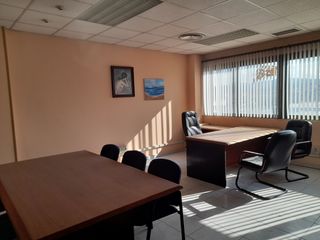 Office space  Carrer de balmes. Oficina amueblada