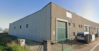 Lloguer Nau industrial  Carrer de les escàcies. Esquinera, buen estado, lista para entrar