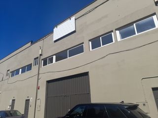 Location Bâtiment à usage industriel  Carrer can mir 504. Buen estado, lista para entrar