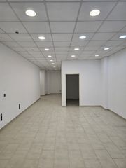 Lloguer Local Comercial  Ronda d'alfons x el savi. Buen estado y listo para entrar