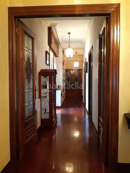 Foto 0bf0ad10-9ce0-4544-9d97-b2245c5472cf. Piso venta de amplia vivienda de 165 metros con techos altos , distribuidos en 5 dormitorios , armarios empotrados , tres baños , uno d en Vigo