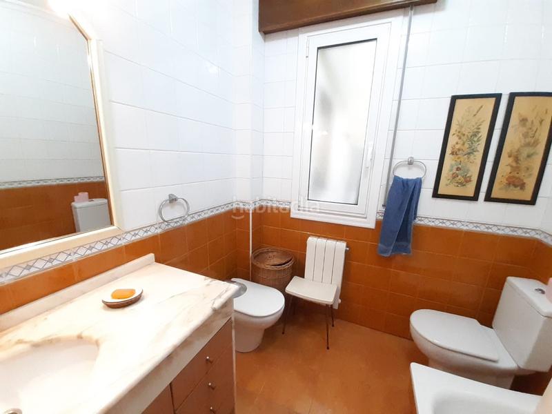 Foto 15c76a08-6f70-4b13-89aa-d507c0ef12dc. Piso venta de amplia vivienda de 165 metros con techos altos , distribuidos en 5 dormitorios , armarios empotrados , tres baños , uno d en Vigo