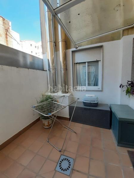 Foto 765bcbb3-cedf-41ac-b1b8-d5fdede9a74d. Piso venta de amplia vivienda de 165 metros con techos altos , distribuidos en 5 dormitorios , armarios empotrados , tres baños , uno d en Vigo